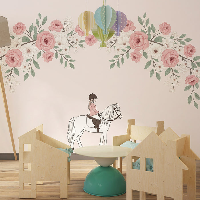Papier peint chambre enfant | Fille à cheval entourée de fleurs roses délicates
