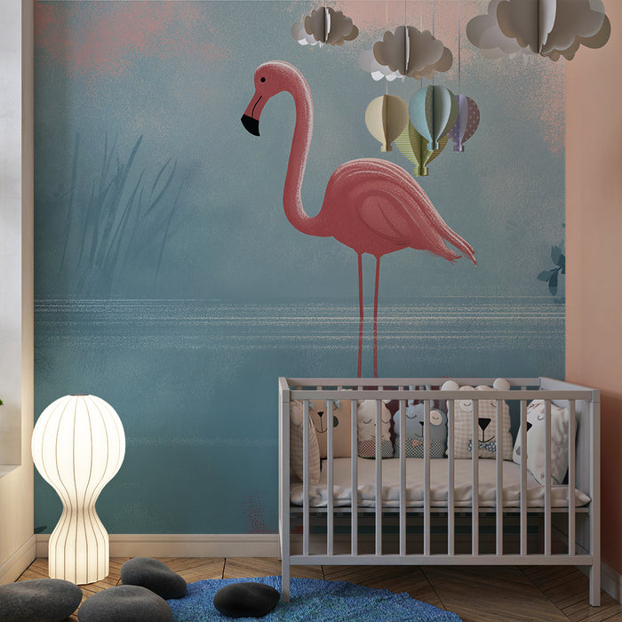 Kinderzimmer Tapete | Rosa Flamingo am Rande eines ruhigen Teichs
