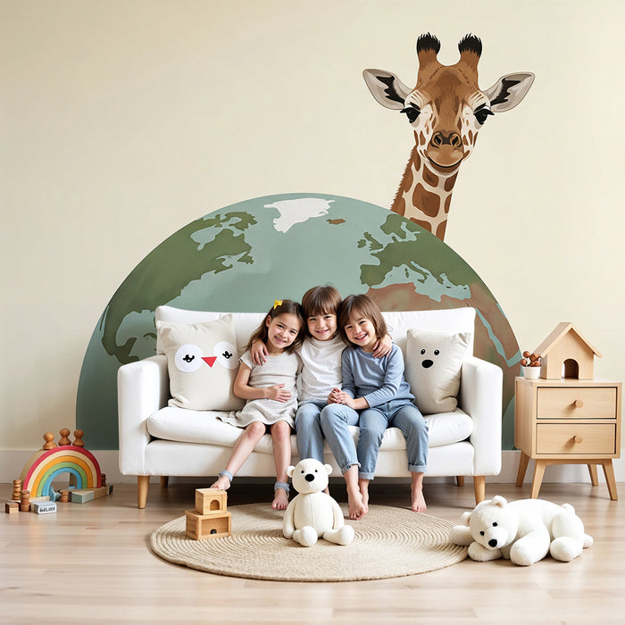 Papel de parede criança | Girafa curiosa e globo terrestre colorido