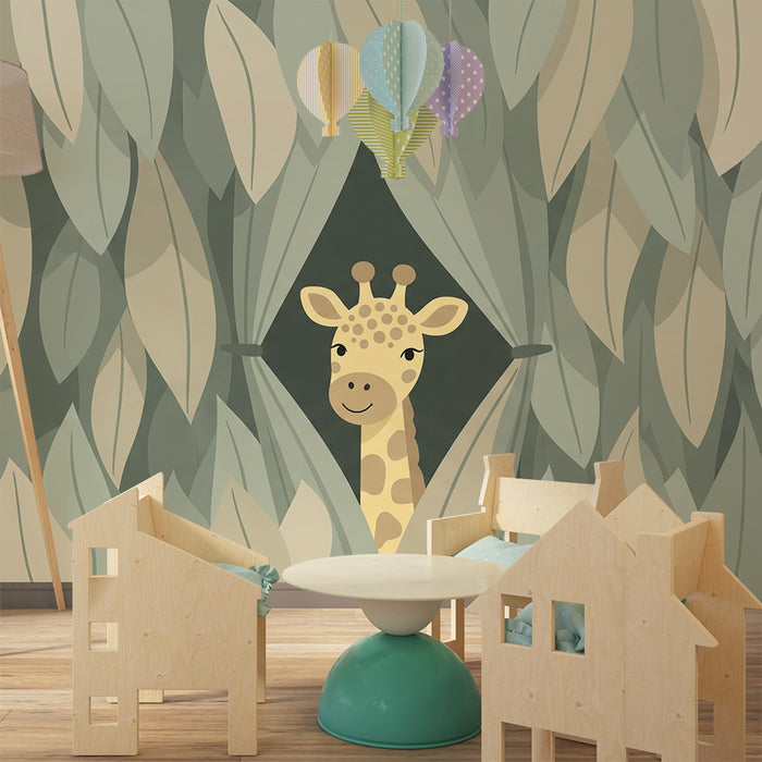 Barntapet | Nyfiken giraff bland löv
