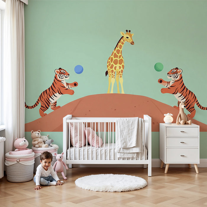 Tapet barnerom | Glad giraff omgitt av lekende tigre