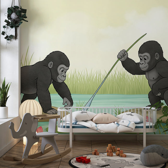 Carta da parati camera bambini | Gorilla giocosi sulla riva dell'acqua con fiori di loto