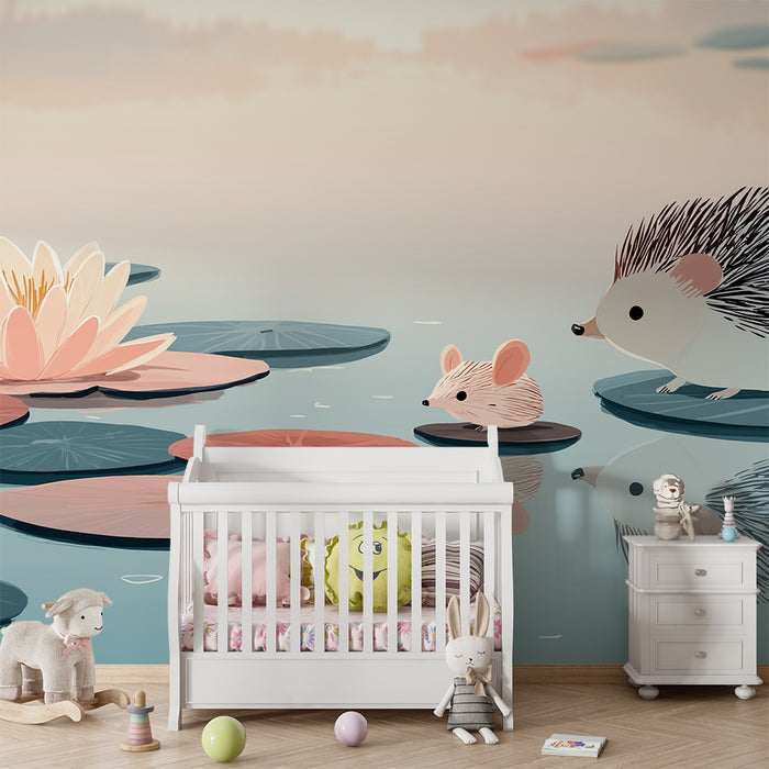 Kinderzimmer-Tapete | Igel und Maus auf Seerosen am Wasser