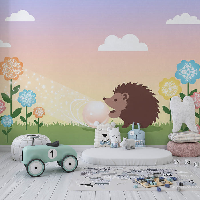 Kinderzimmer Tapete | Spielender Igel inmitten bunter Blumen