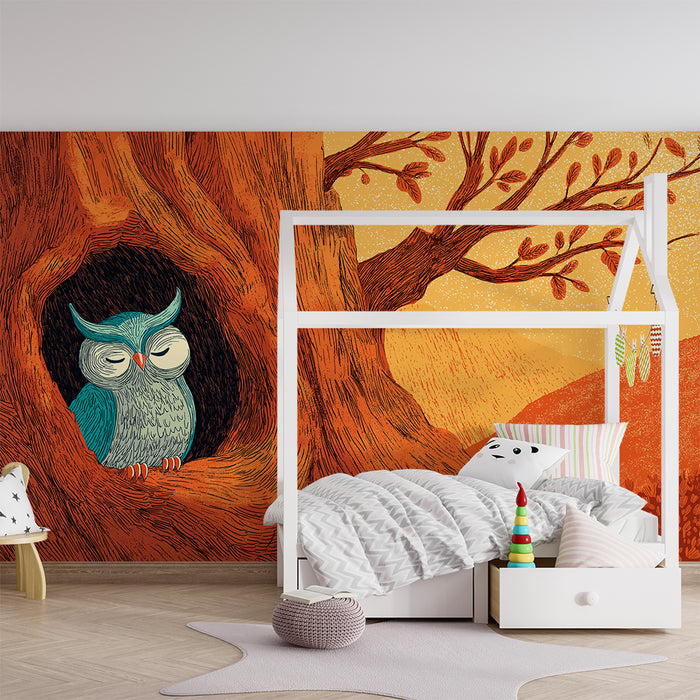 Kinderzimmer Tapete | Friedliche Eule in einem Baum in herbstlichen Farben