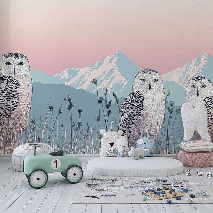 Kinderzimmer Tapete | Majestätische Eulen in einer pastellfarbenen Berglandschaft