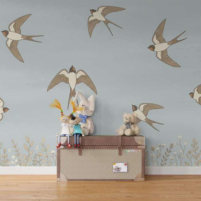 Papier peint chambre enfant | Hirondelles en vol sur fond bleu avec fleurs délicates