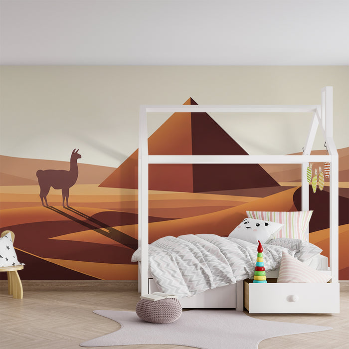 Papel pintado infantil | Llama en un paisaje desértico con pirámide