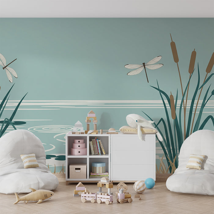 Papier peint chambre enfant | Libellules et étang paisible avec herbes douces