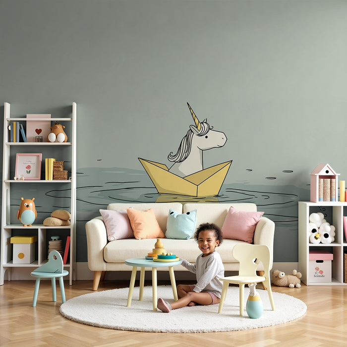 Papier peint chambre enfant | Licorne dans un bateau en papier sur une mer calme