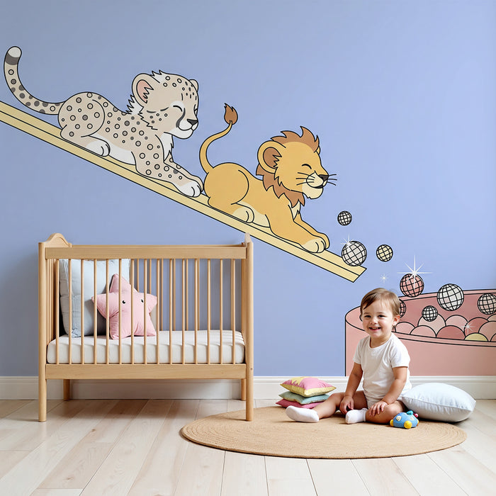 Papel de parede criança | Pui de leu și leopard jucându-se pe un tobogan colorat