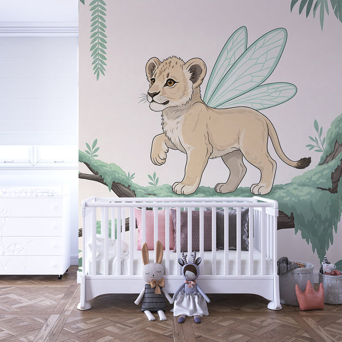 Papier peint chambre enfant | Lionceau féerique avec ailes dans une jungle verdoyante
