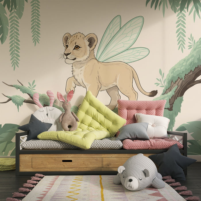 Papier peint chambre enfant | Lionceau féerique avec ailes dans une jungle verdoyante