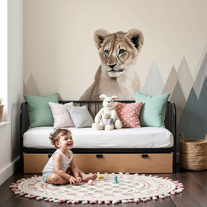 Barntapet | Majestätisk lejonunge mitt i stiliserade berg