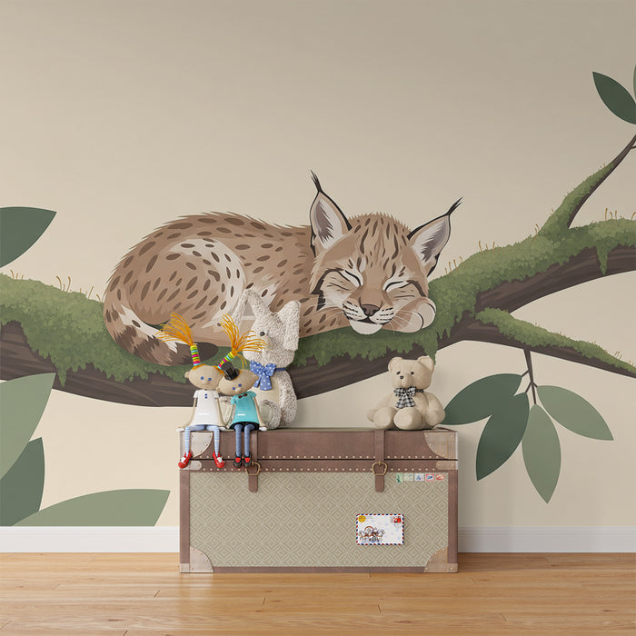 Papel pintado infantil | Lince dormido en una rama con follaje verde