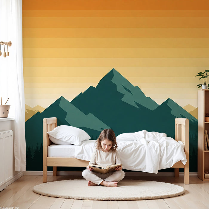Papel pintado infantil | Majestuosas montañas y bosque verde al atardecer