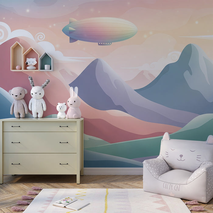 Papel de parede criança | Montanhas pastel com dirigível em um céu sonhador