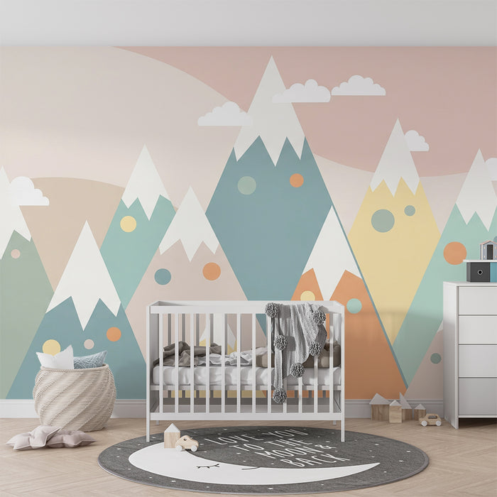 Papel de parede criança | Montanhas pastel com nuvens e formas geométricas