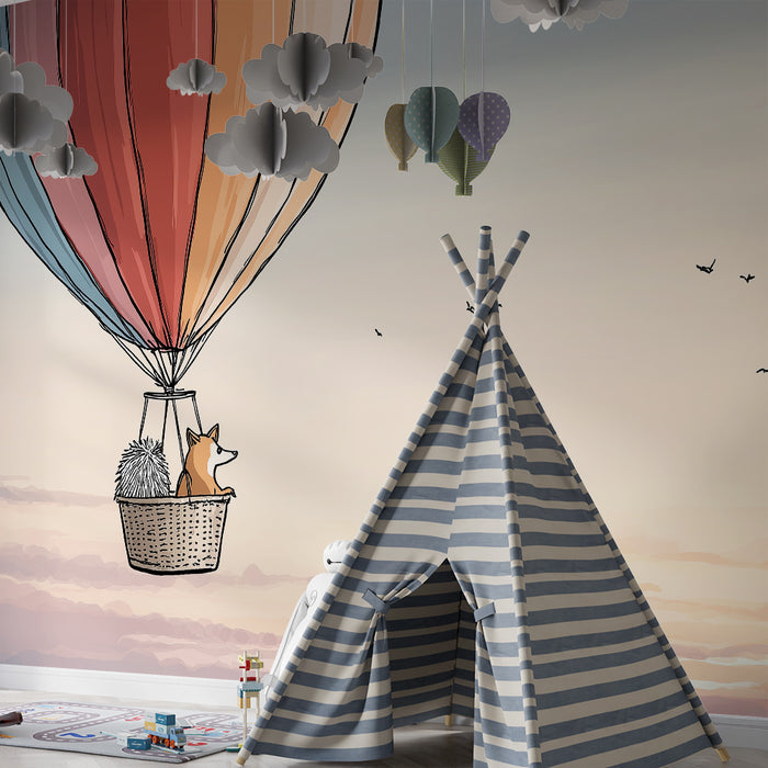 Tapeta dětského pokoje | Barevný horkovzdušný balón s liškou a ježkem na cestě