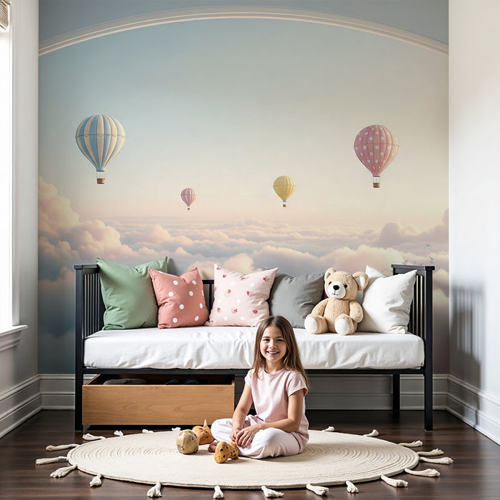 Papel pintado infantil | Globos aerostáticos coloridos en un cielo pastel
