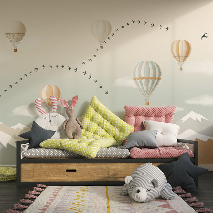 Papel de parede para quarto infantil | Balões de ar quente a flutuar sobre as montanhas