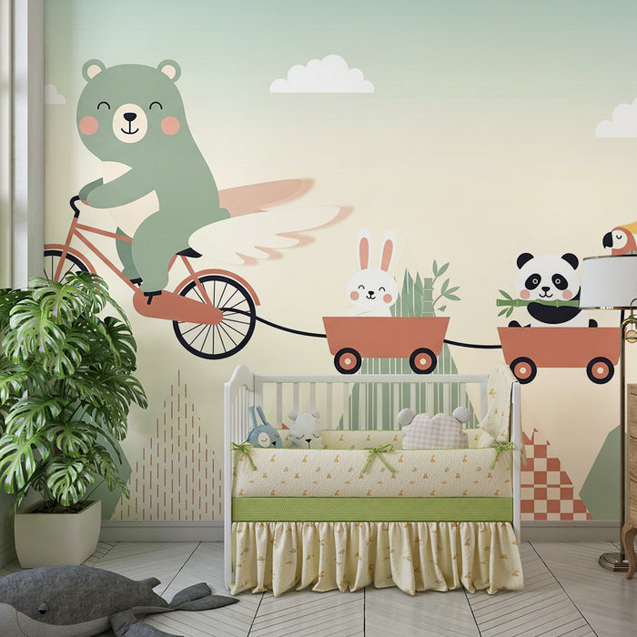 Dječja soba tapeta | Medvjed na biciklu sa svojim životinjskim prijateljima u planinskom krajoliku
