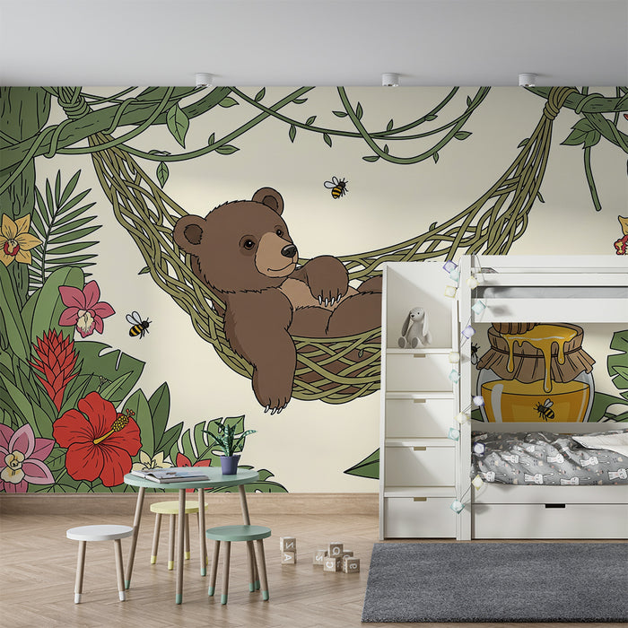 Papel de parede para quarto de criança | Urso fofinho num baloiço rodeado de flores tropicais