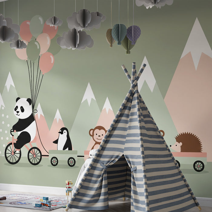 Kinderkamer behang | Vrolijke panda op een fiets met zijn dierenvrienden in een berglandschap