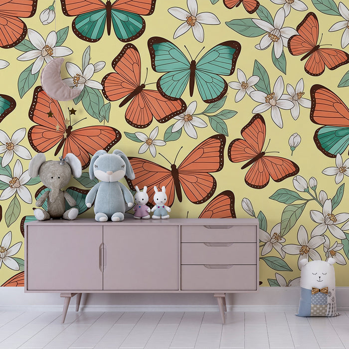 Carta da parati per cameretta | Farfalle colorate e fiori su sfondo giallo