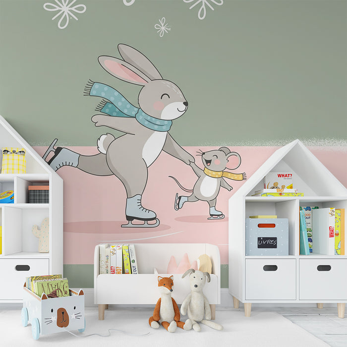 Kinderzimmer Tapete | Fröhliches Schlittschuhlaufen mit einem Hasen und einer Maus