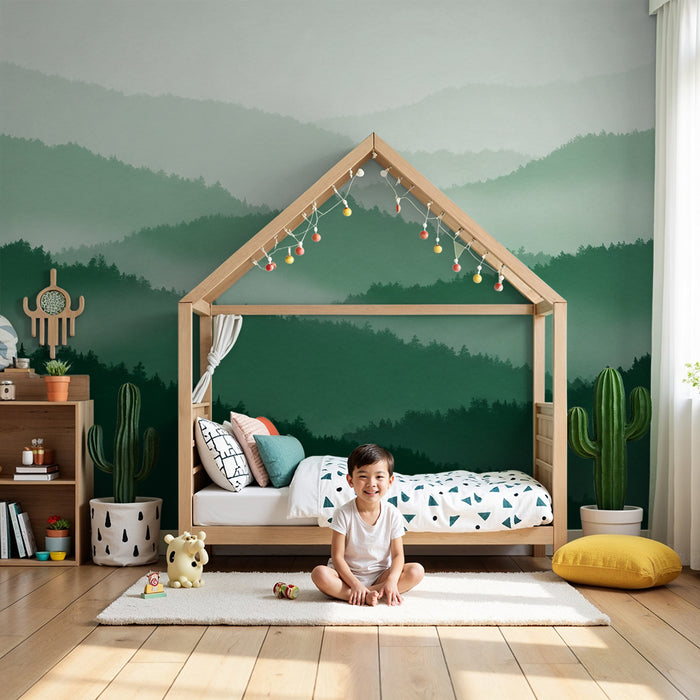 Kinderkamer behang | Groen berglandschap en rustgevende mist