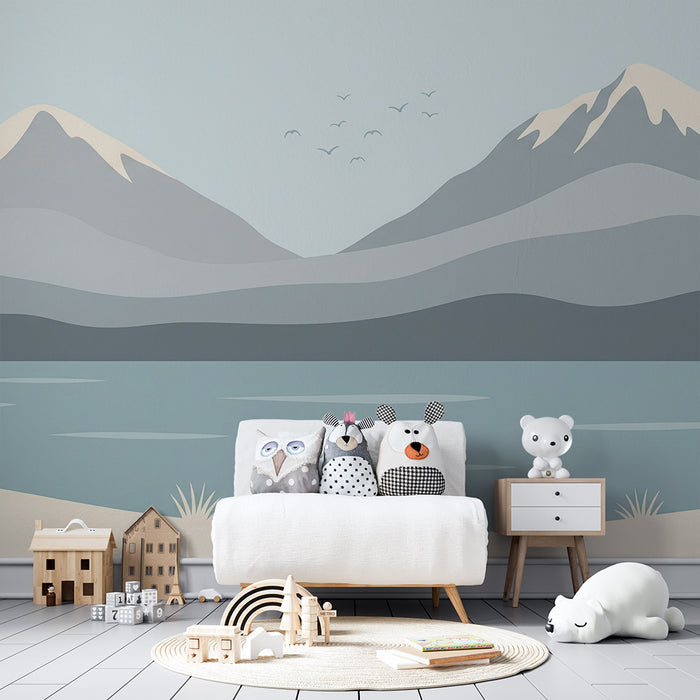 Tapete Kinderzimmer | Beruhigende Berglandschaft mit See und klarem Himmel