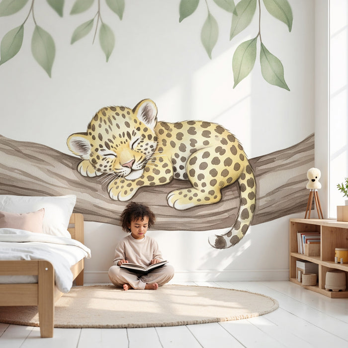 Papier peint chambre enfant | Petit léopard endormi sur une branche
