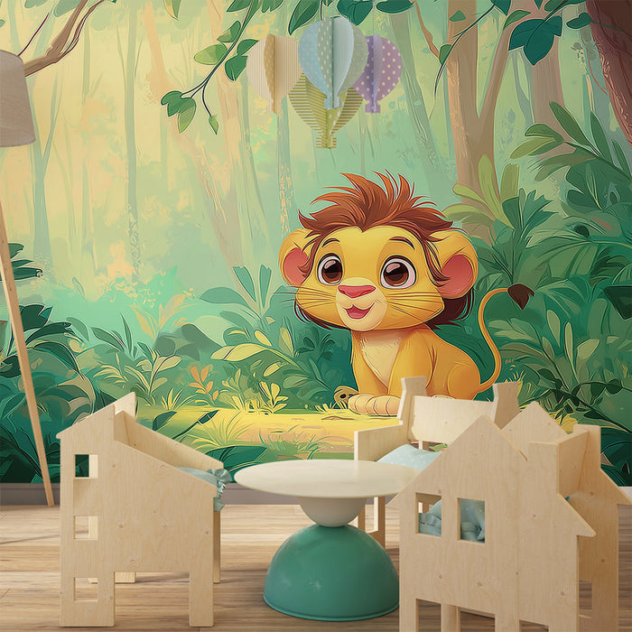 Papel pintado infantil | Pequeño león curioso en la selva verde