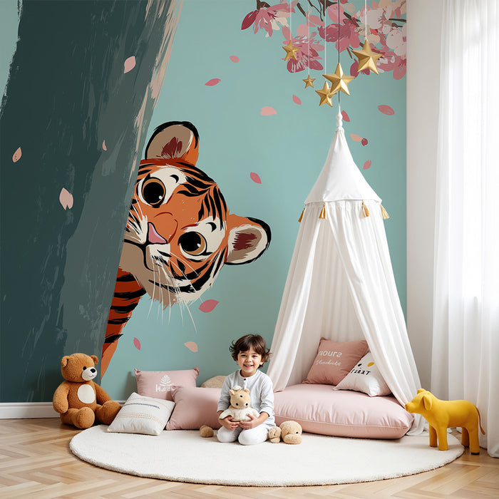 Kinderzimmer Tapete | Neugieriges kleines Tiger hinter einem Baum mit Kirschblüten