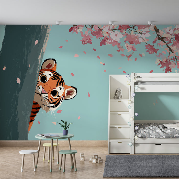 Kinderzimmer Tapete | Neugieriges kleines Tiger hinter einem Baum mit Kirschblüten