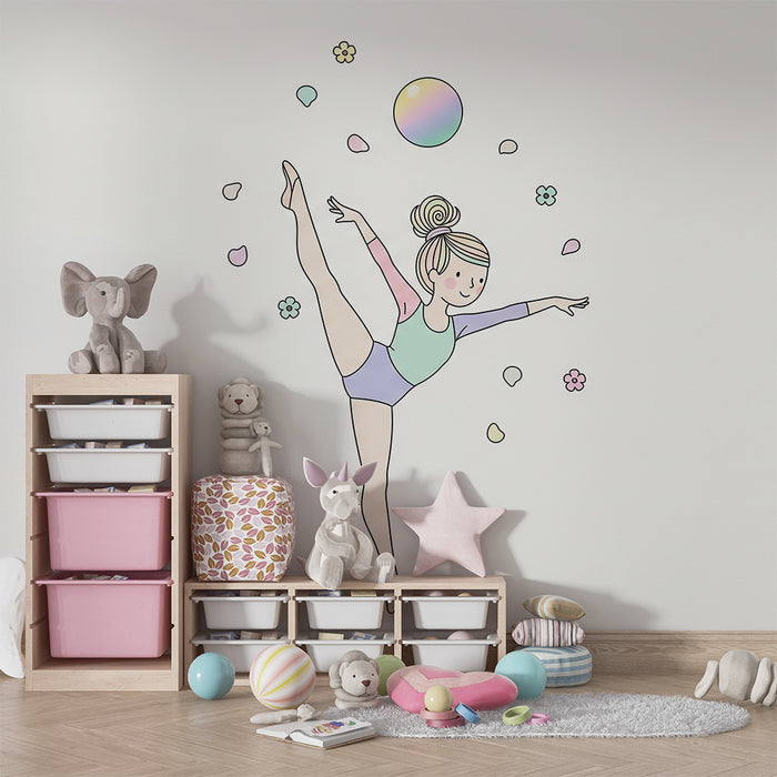 Papier peint chambre enfant | Petite danseuse entourée de fleurs et de bulles colorées