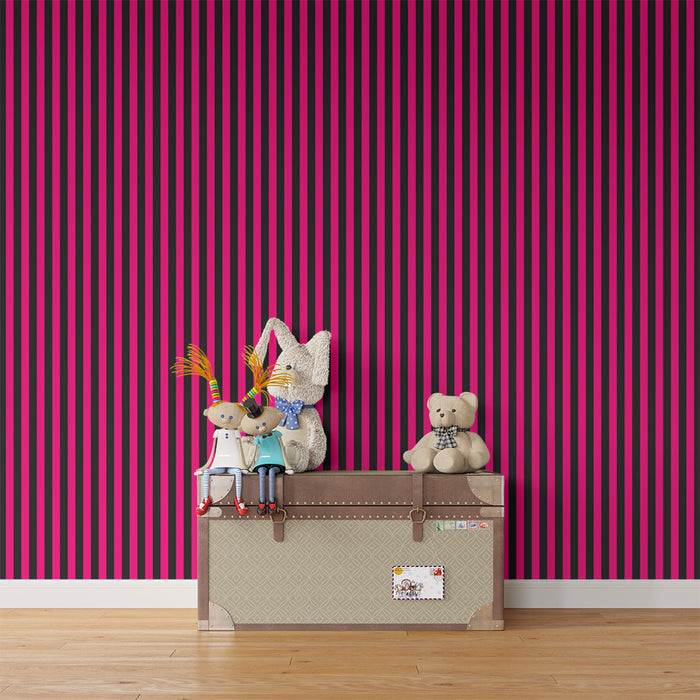 Barntapet | Små vertikala ränder i fuchsia och svart