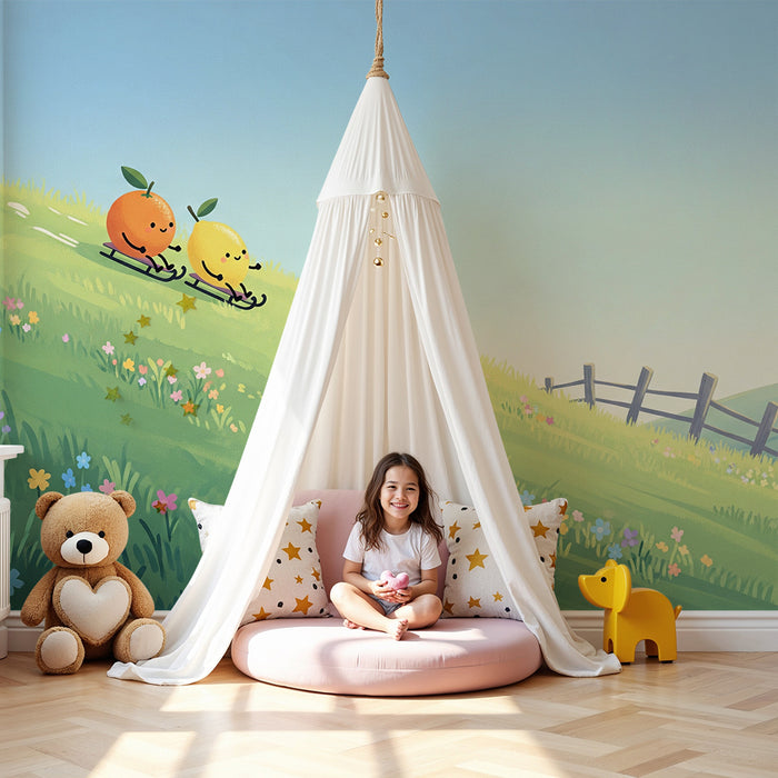 Papier peint chambre enfant | Petits fruits joyeux dévalant une colline fleurie