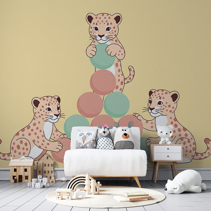 Papel de parede criança | Pequenos leopardos a brincar com bolas coloridas