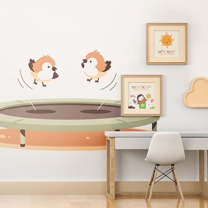 Børneværelse tapet | Små fugle hopper på trampolin