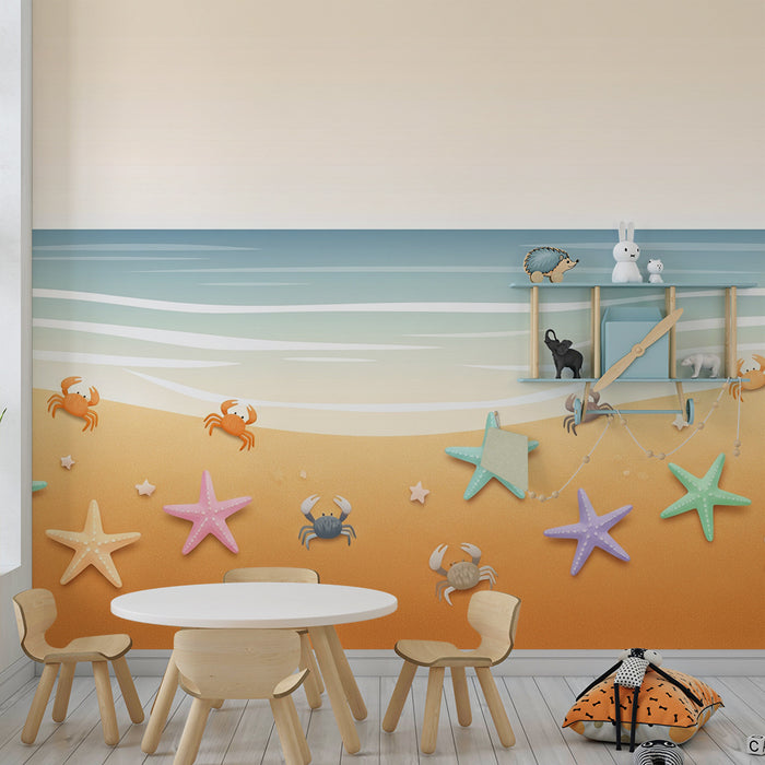 Børneværelsestapet | Solrig strand med søstjerner og farverige krabber