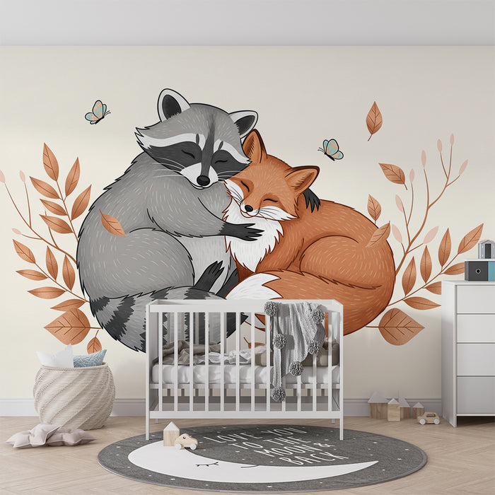 Kinderkamer behang | Wasbeer en vos knuffelen in een herfstachtige setting