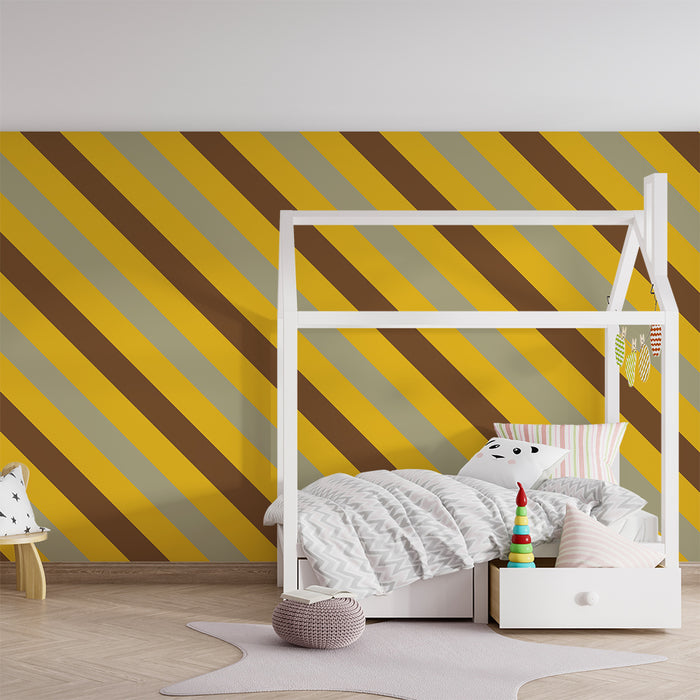 Børnetapet | Diagonale striber i gult, brunt og beige