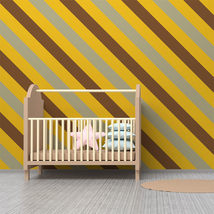 Børnetapet | Diagonale striber i gult, brunt og beige
