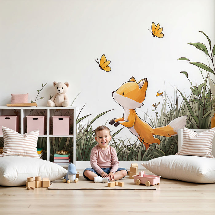 Kinderzimmer Tapete | Schelmischer Fuchs in einem Feld von Blumen und Schmetterlingen