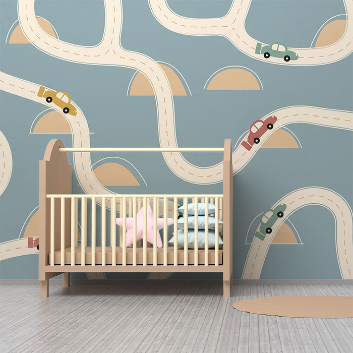 Behang kinderkamer | Slingerende wegen en kleurrijke auto's op blauwe achtergrond