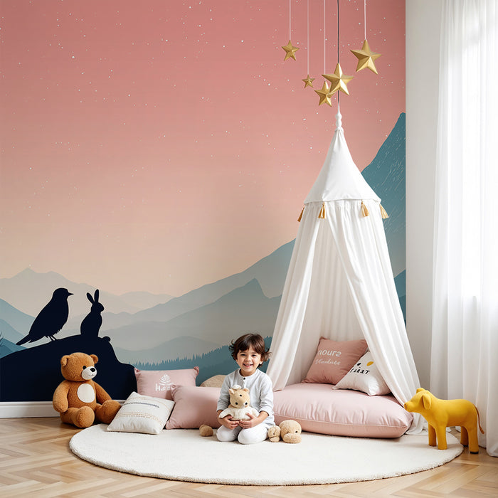 Gyermekszoba tapéta | Állatok siluettjei egy nyugtató hegyvidéki tájképben