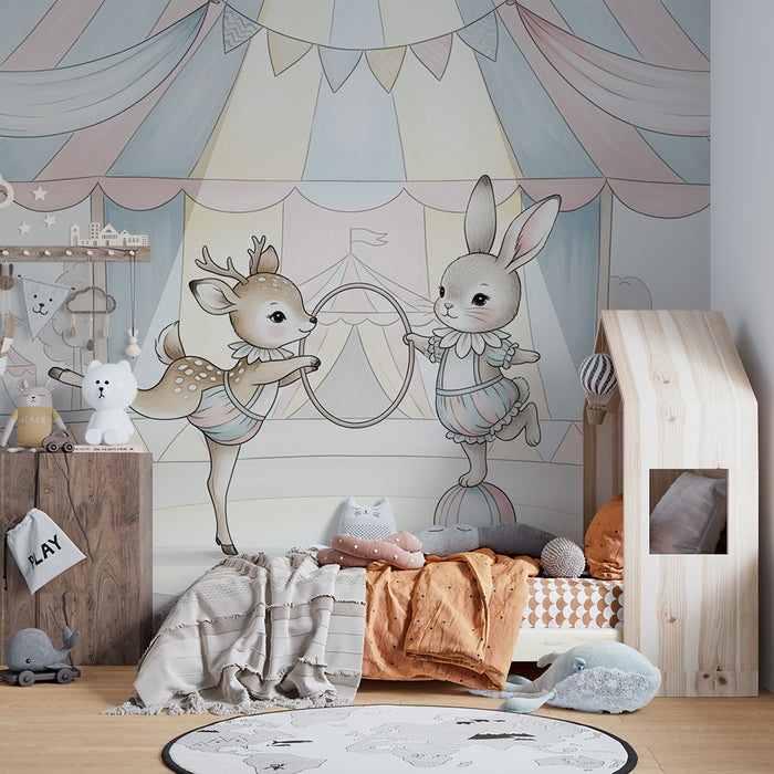 Børneværelse tapet | Cirkusforestilling med en hjort og en kanin