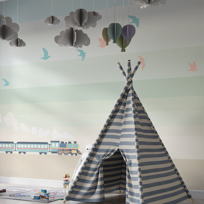 Kinderzimmer Tapete | Bunter Zug und fliegende Vögel auf pastellfarbenem Hintergrund